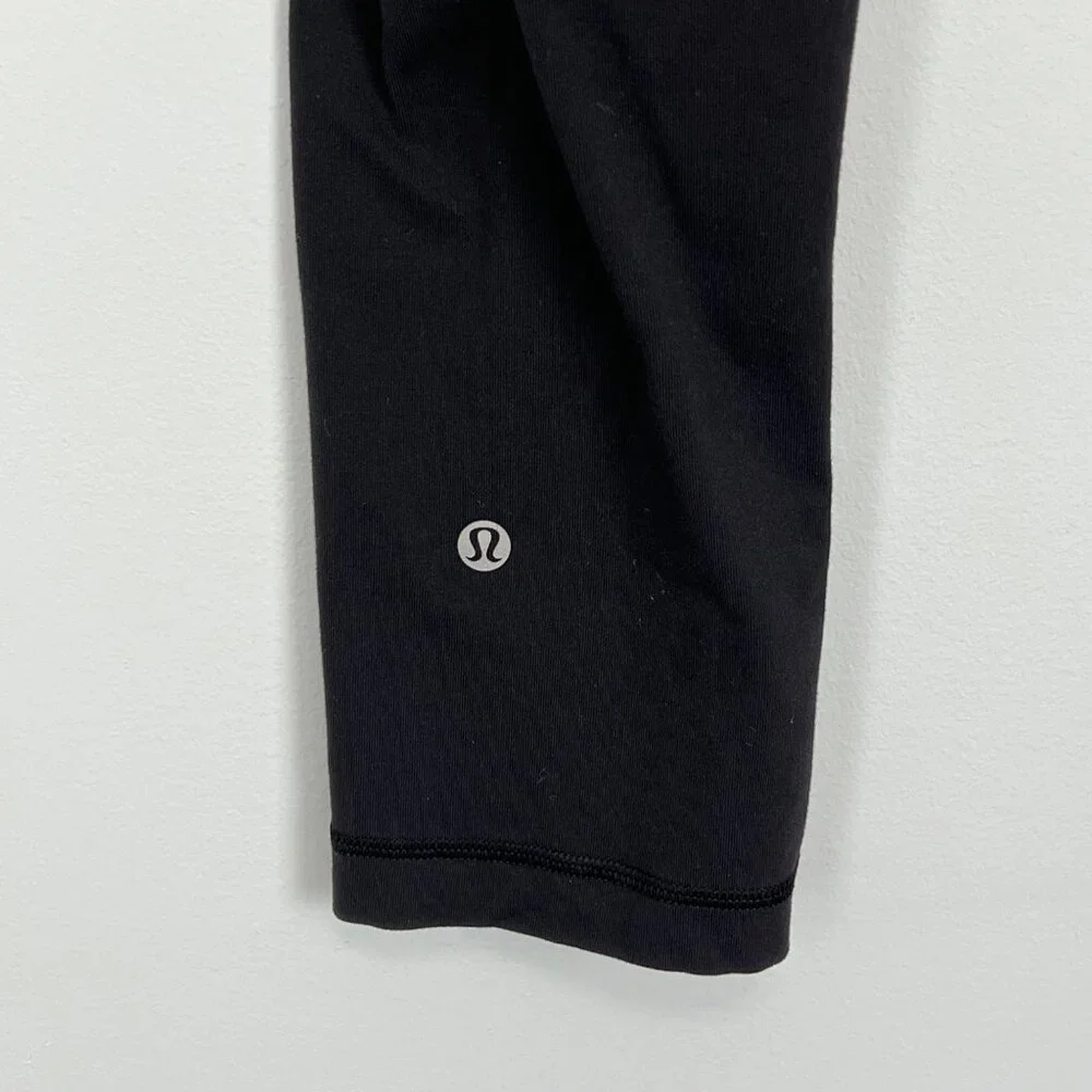 Lululemon Wunder Under Crop III Legging Ying Yang Stripe Black White size 6